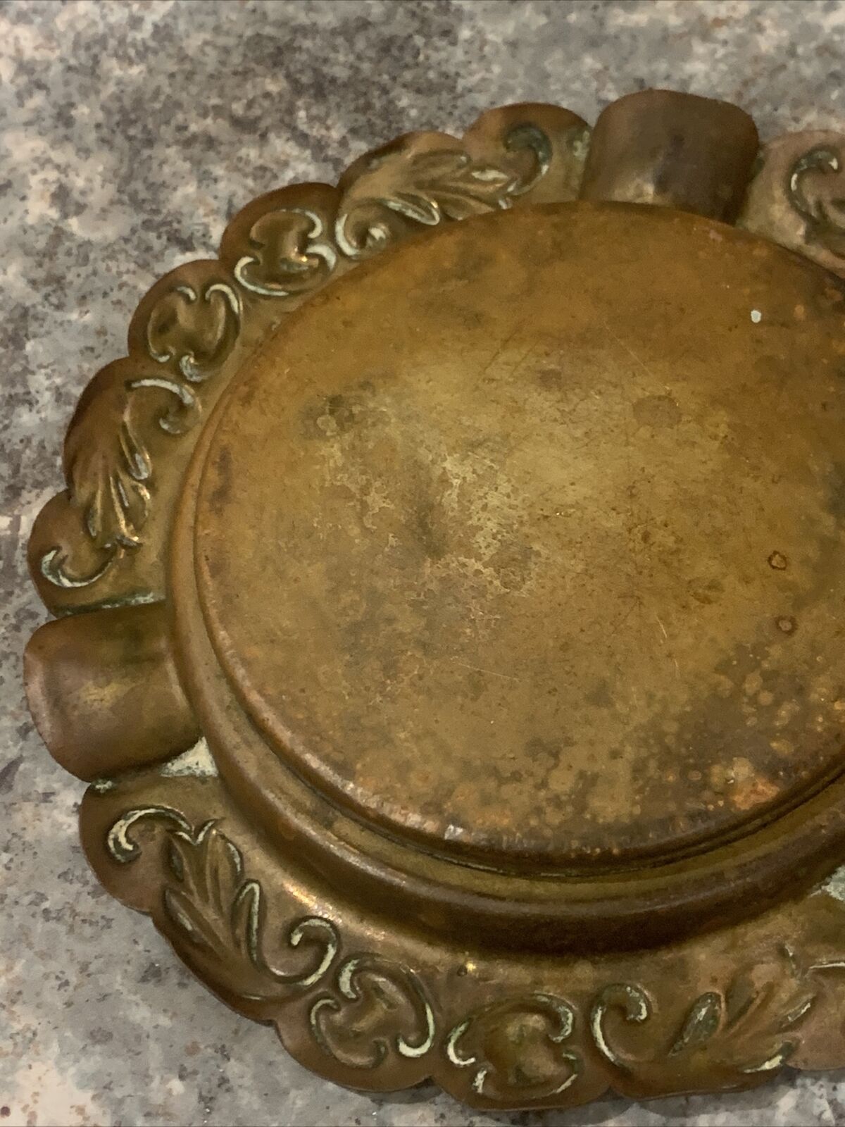 ASHTRAY Sutton Garden & Co Dry Gin Finsbury Sq England Pressed Brass Vintage