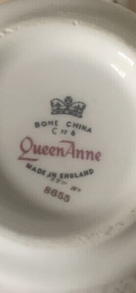 QUEEN ANNE 8655 Bone China TEA SET 19 Piece Made In  England 1 Cup Missing