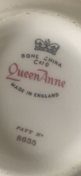 QUEEN ANNE 8655 Bone China TEA SET 19 Piece Made In  England 1 Cup Missing