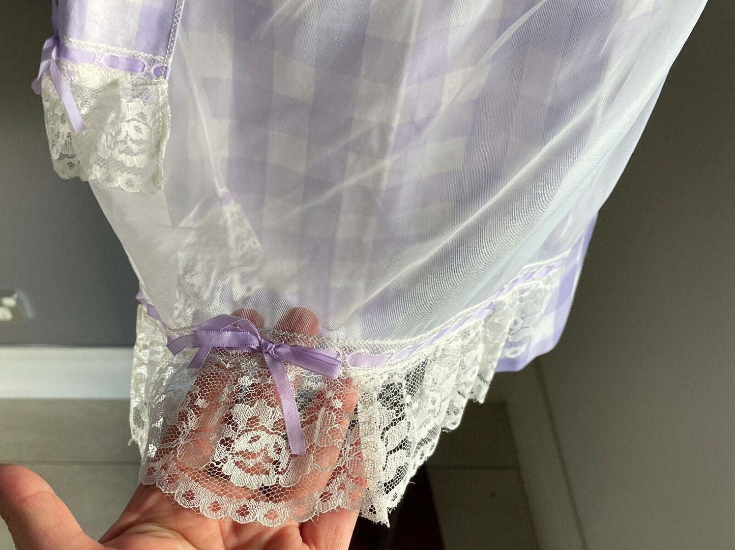 HALF APRON Vintage 1970's Lilac White Check Lace Waist Tie Nylon Overlay Sz 10