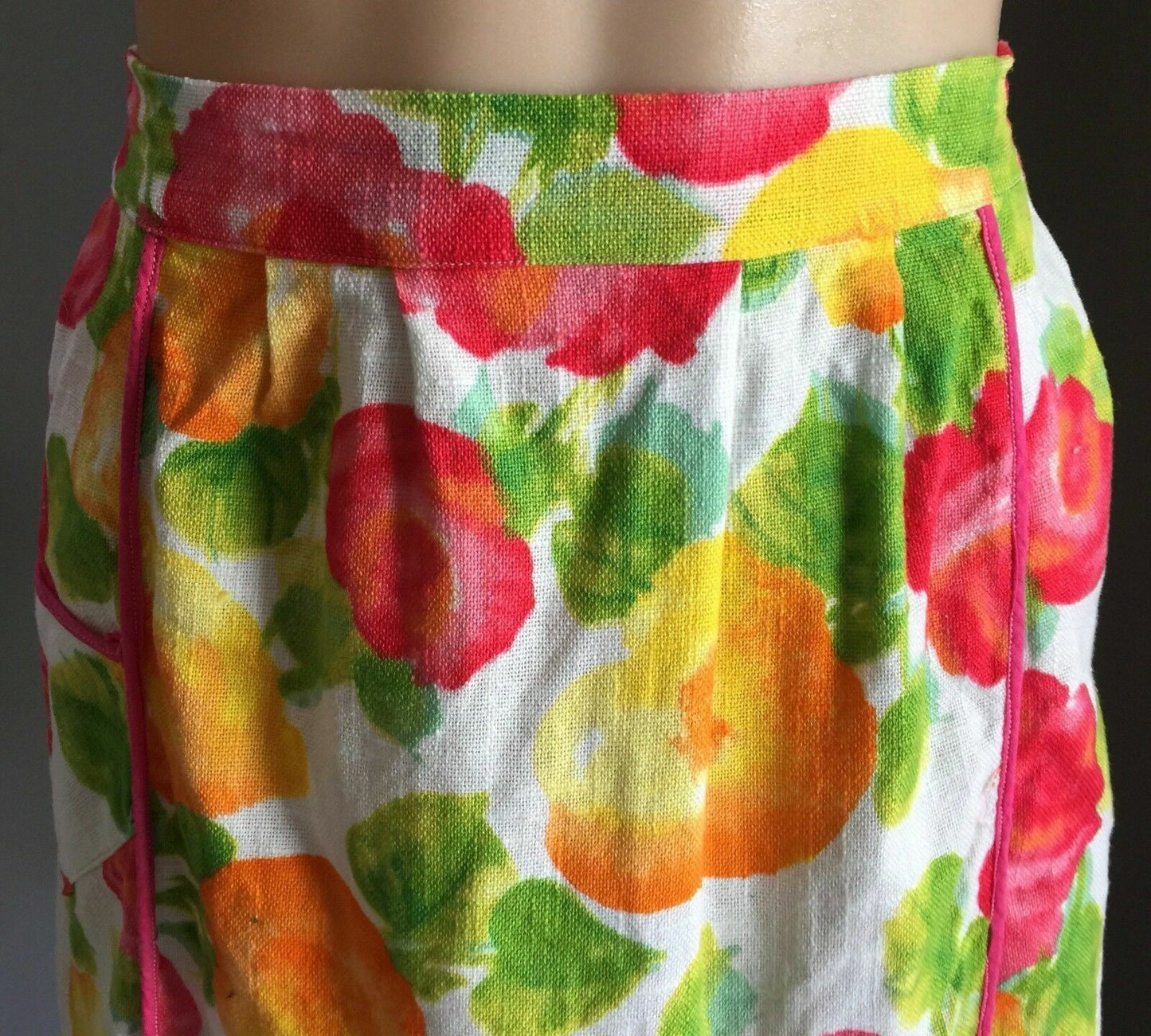 HALF APRON Vintage 1960s Bright Colour Roses 3 Petal Linen Waist Tie Sz 8 10 NEW