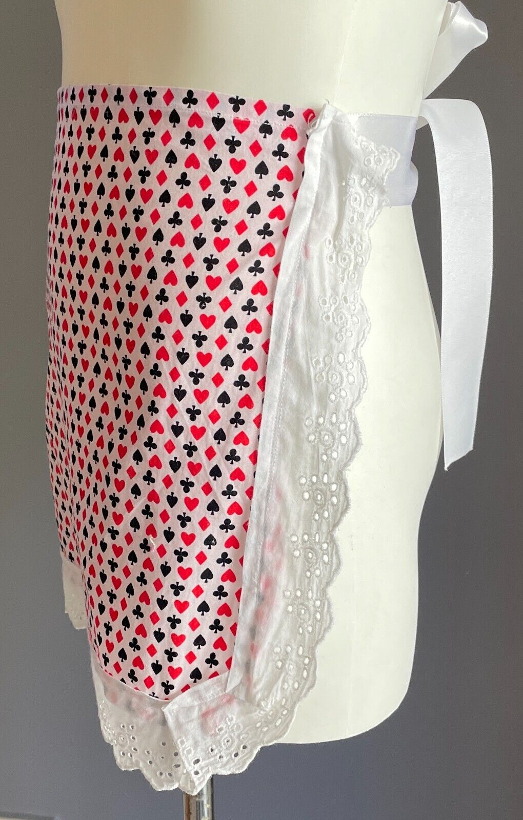 HALF APRON 1950's Look Small Card Deck Suit Print Ribbon Tie Sz 8 NEW NOS Vtg