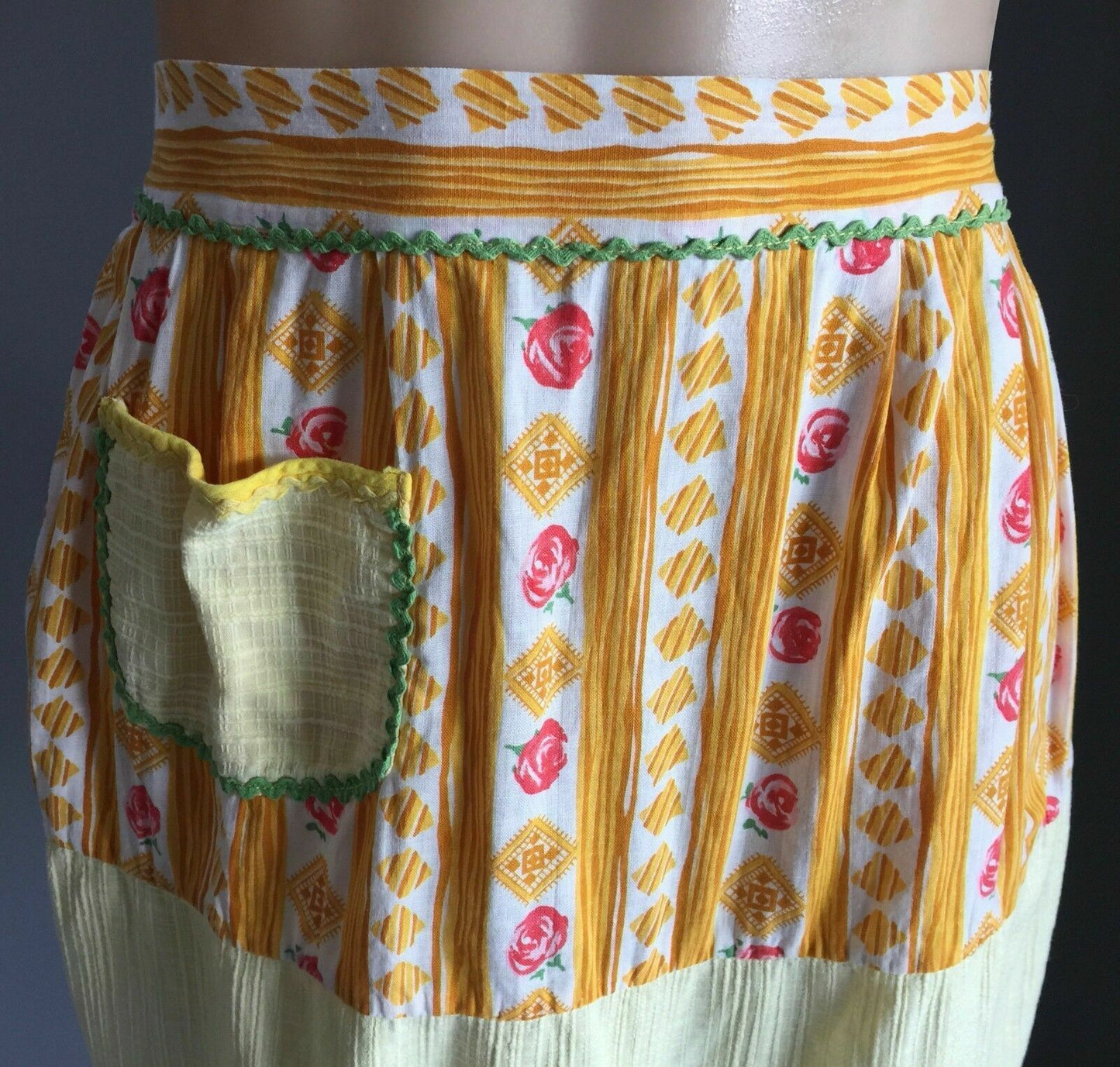 HALF APRON Vintage Yellow Brown Pink Rose Handmade Waist Tie Size 10 1950's 60's