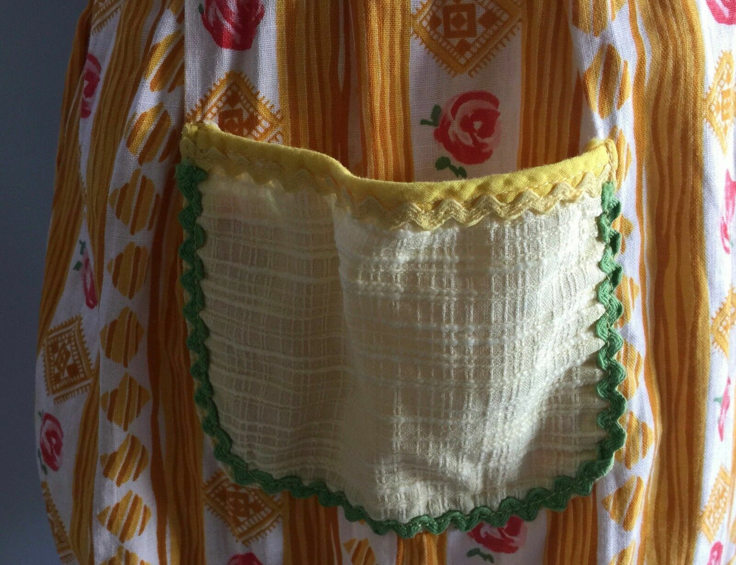 HALF APRON Vintage Yellow Brown Pink Rose Handmade Waist Tie Size 10 1950's 60's