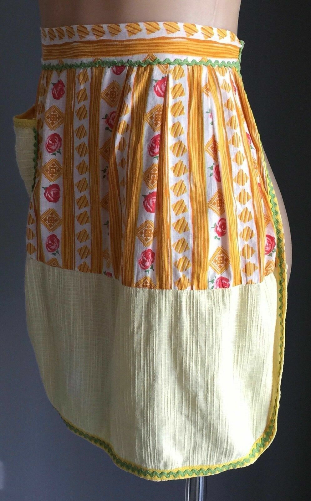 HALF APRON Vintage Yellow Brown Pink Rose Handmade Waist Tie Size 10 1950's 60's