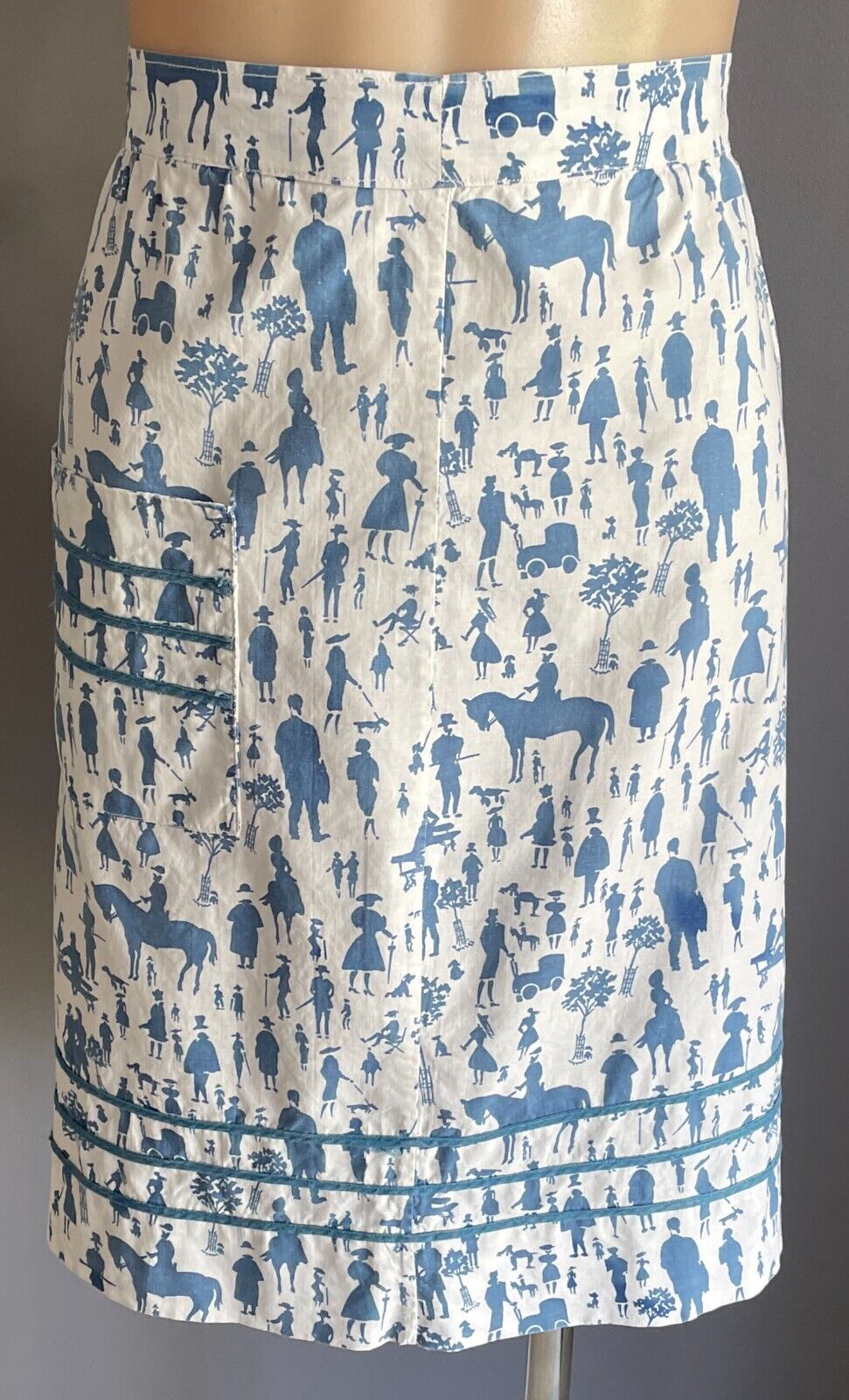 HALF APRON Vintage 1950's White Blue "People" Print Fabric Waist Tie Size 12  14