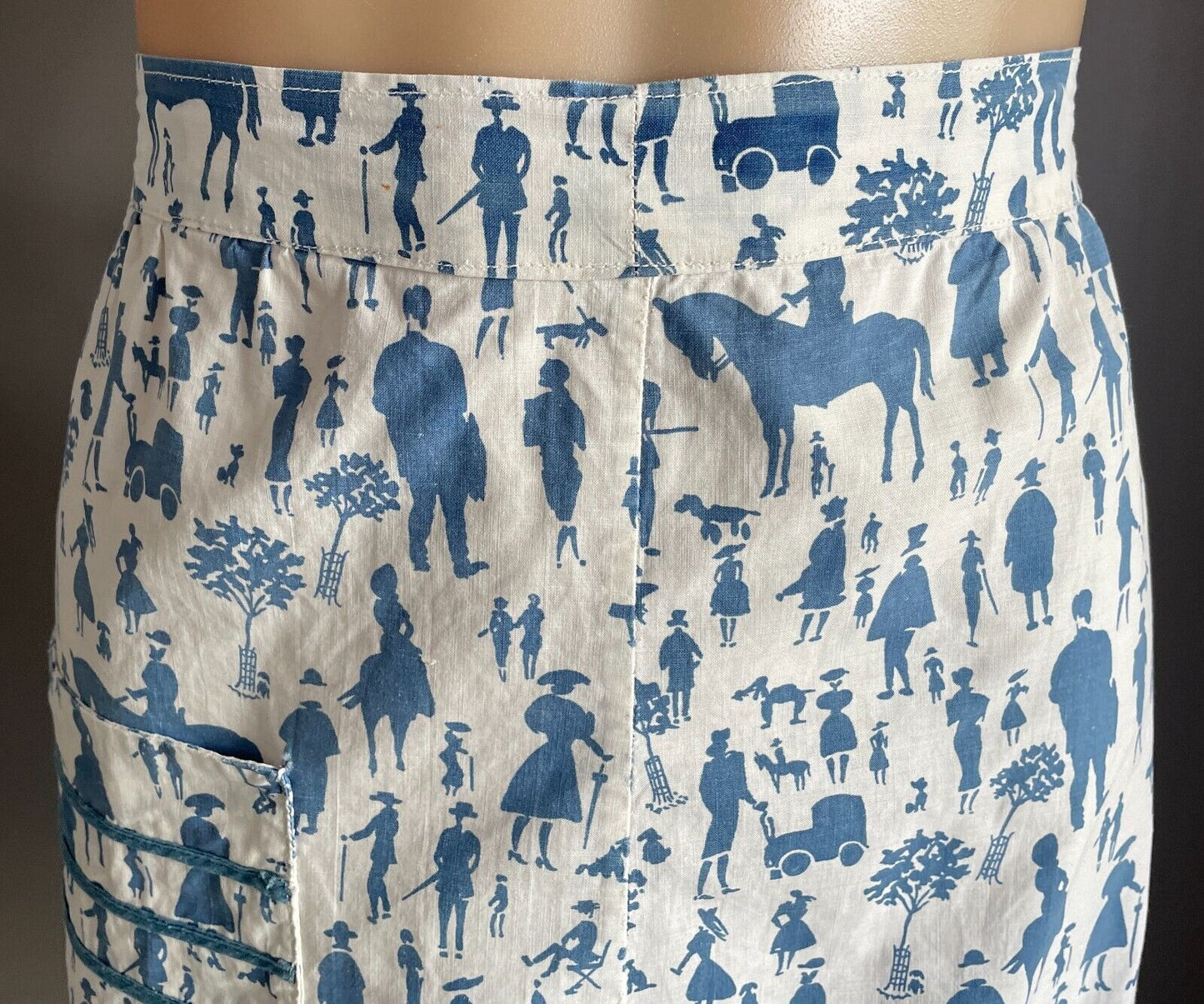 HALF APRON Vintage 1950's White Blue "People" Print Fabric Waist Tie Size 12  14