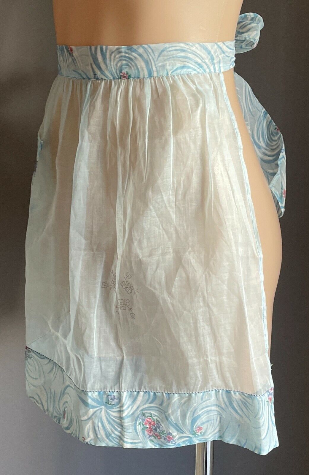 HALF APRON Vintage 1950's Blue Linen Voile Floral Trim Fabric Waist Tie Sz 8 10