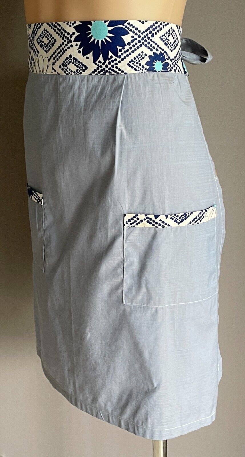 HALF APRON Vintage 1970's Blue White Cotton Waist Tie Sz 10 12 Housewife NEW NOS