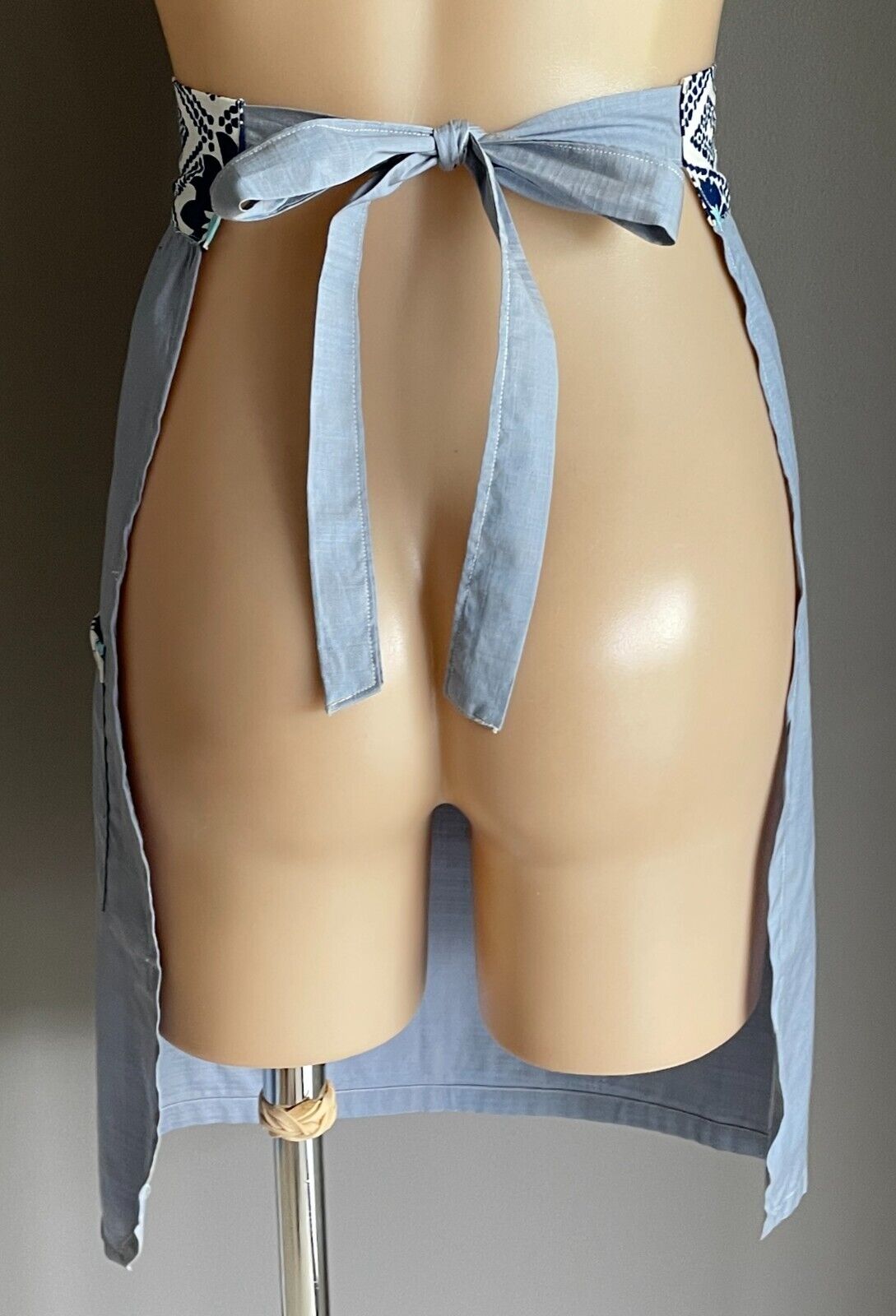 HALF APRON Vintage 1970's Blue White Cotton Waist Tie Sz 10 12 Housewife NEW NOS