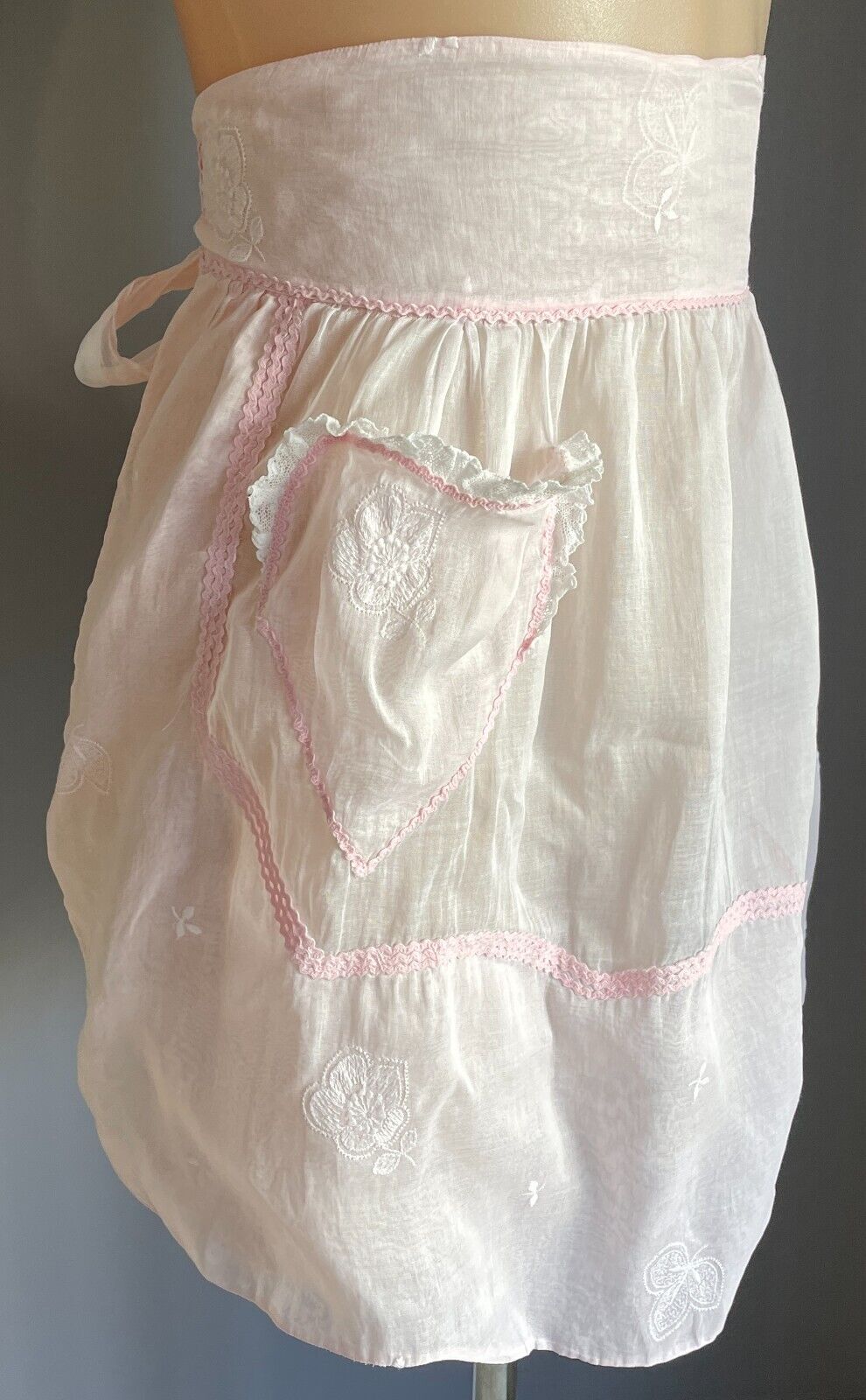 HALF APRON Vintage Baby Pink Waist Tie Floral Print Heart Pocket Sz 8 10 12