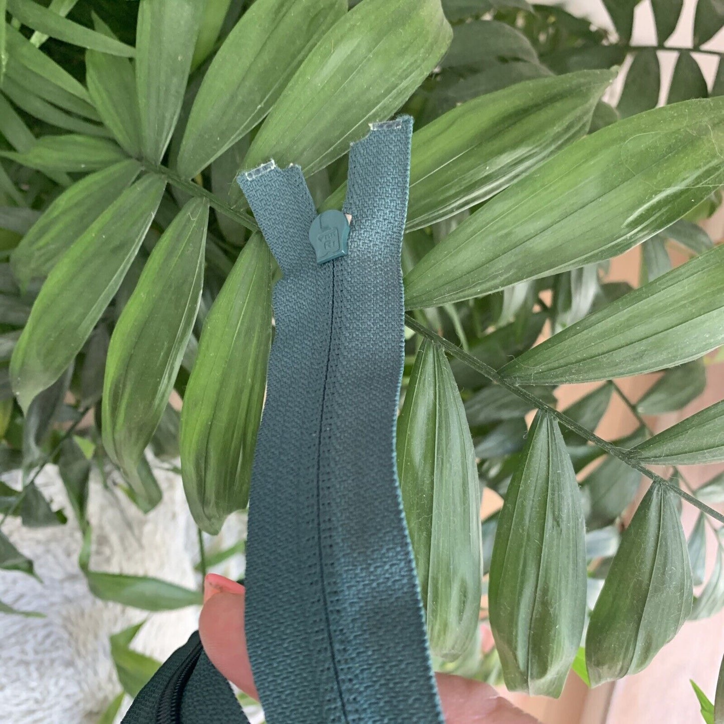 New YKK 2 x 61cm Closed End Nylon ZIPPER Zips Invisible Concealed 16" no3