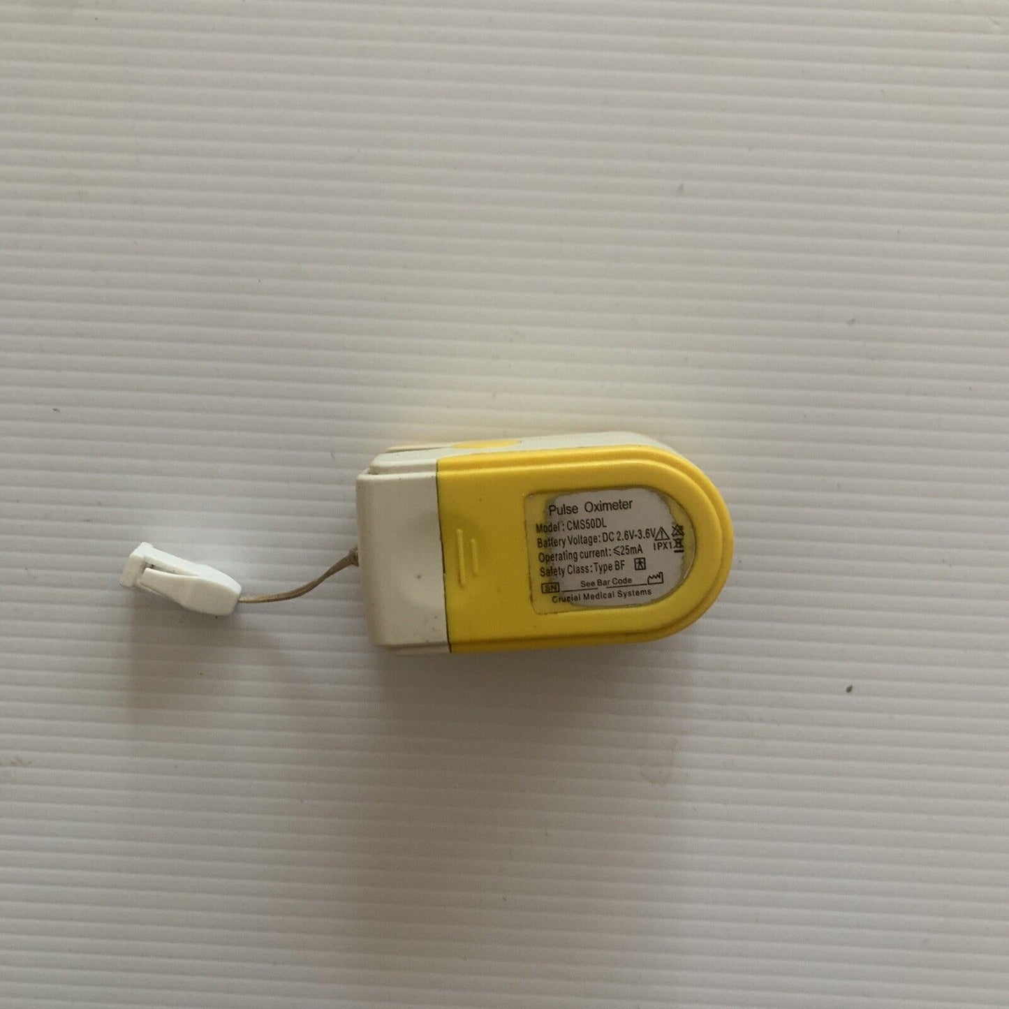 C20 Fingertip Pulse Oximeter Can Add Lanyard Yellow