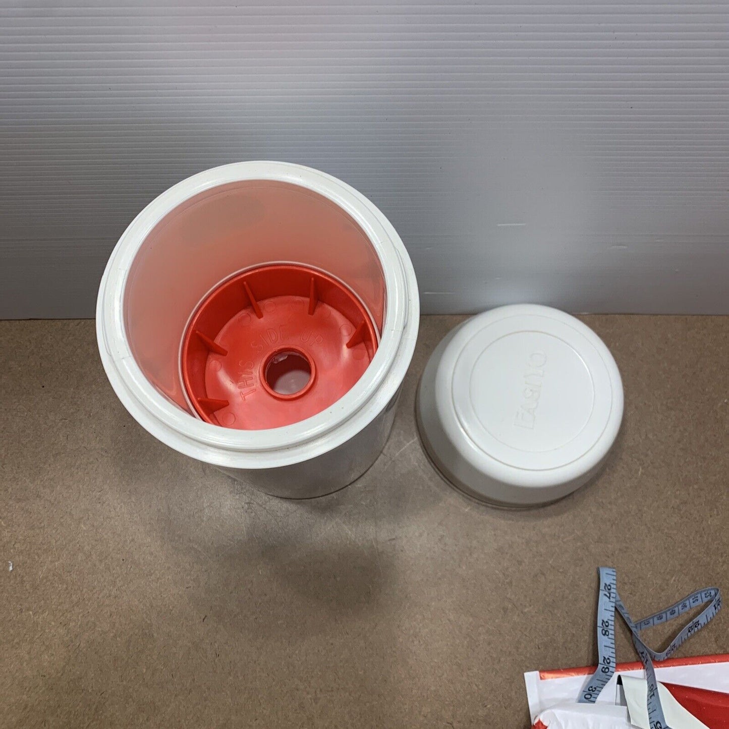 EASIYO YOGURT MAKER White Container W Lid & Red Insert Yoghurt