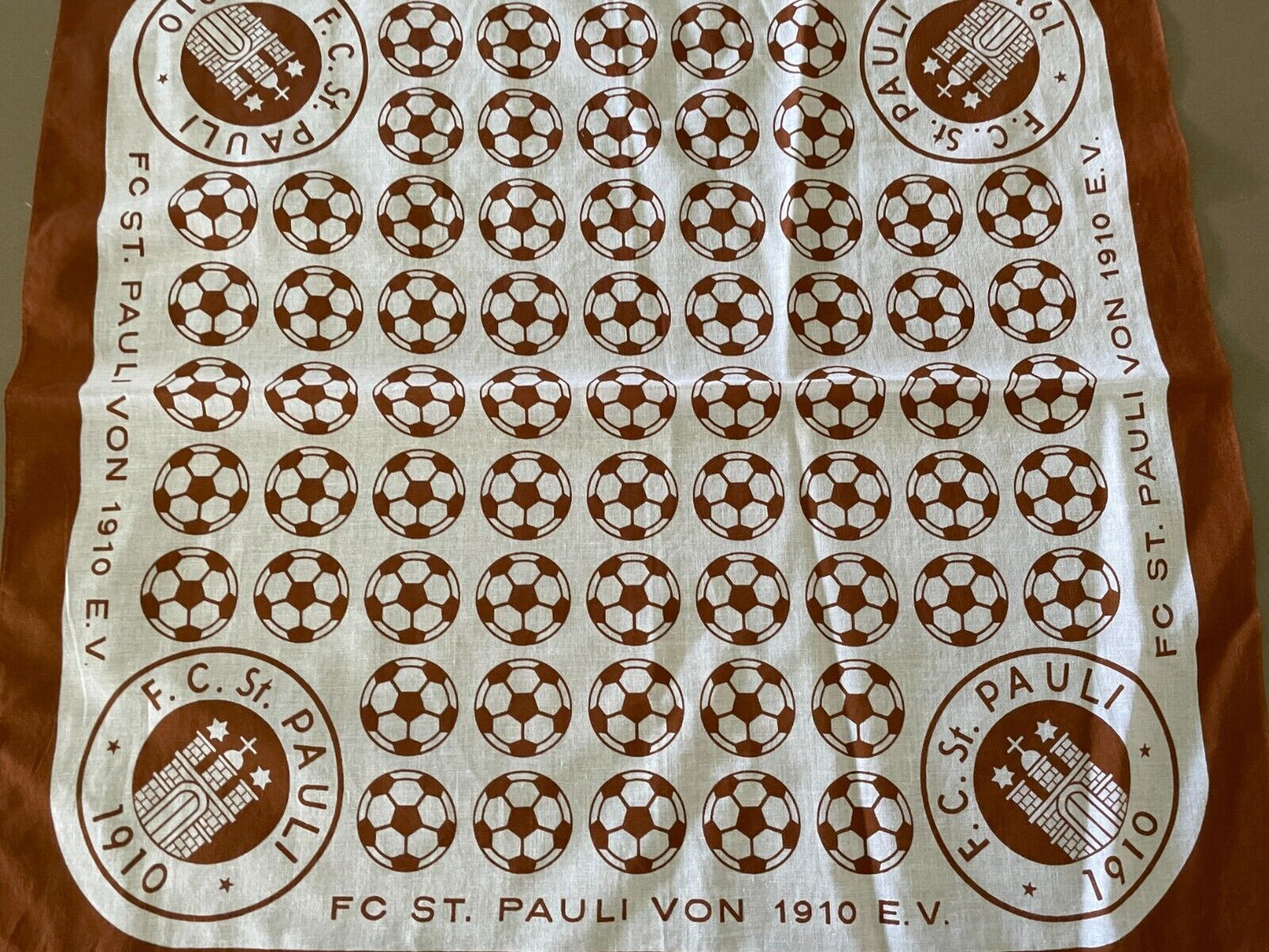 FC ST PAULI 1910 BBandana rown and White Print Square Soccer Football Unisex