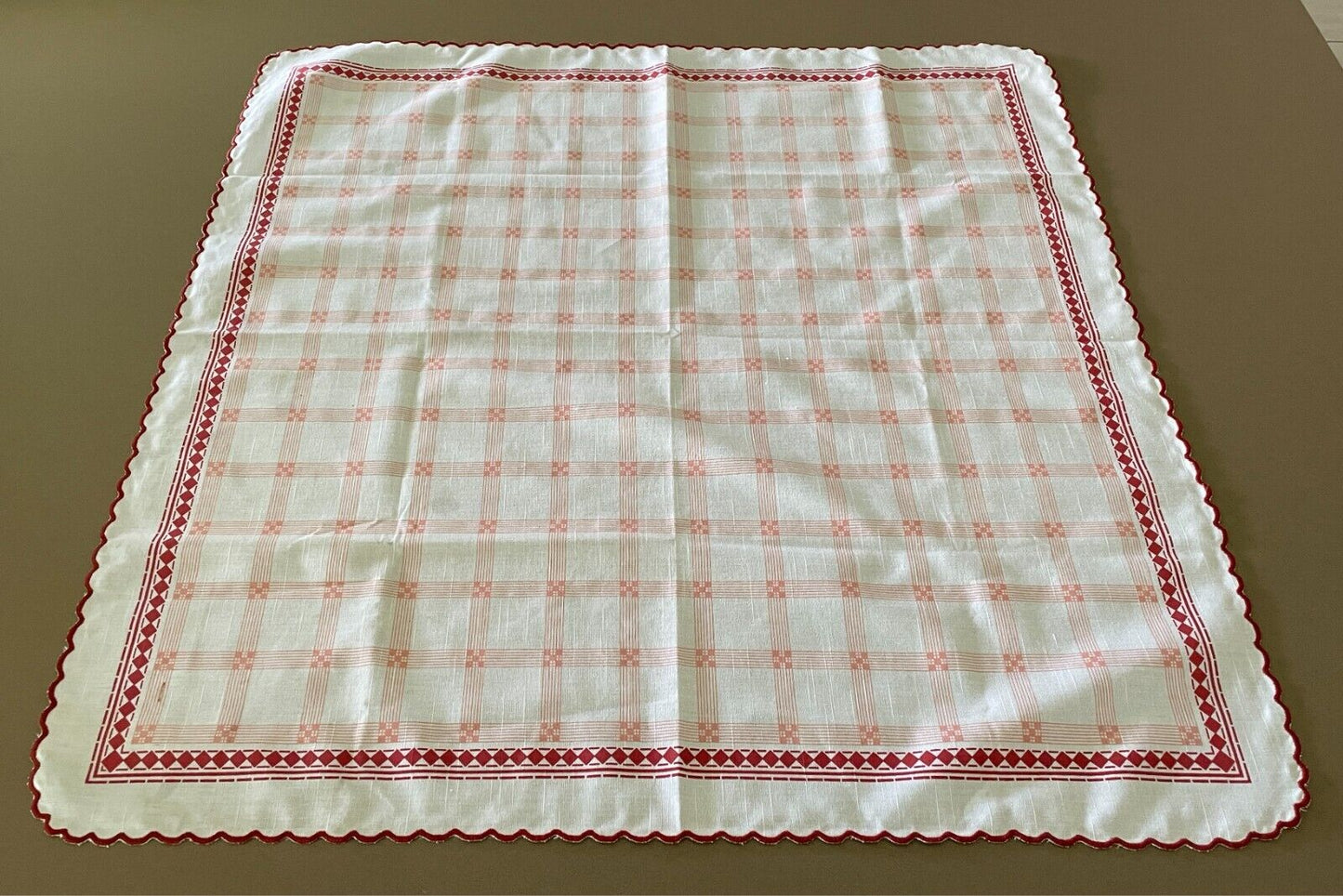 TABLE CLOTH Supper 1960s White Orange Rust Scalloped Border 77cm Square Small