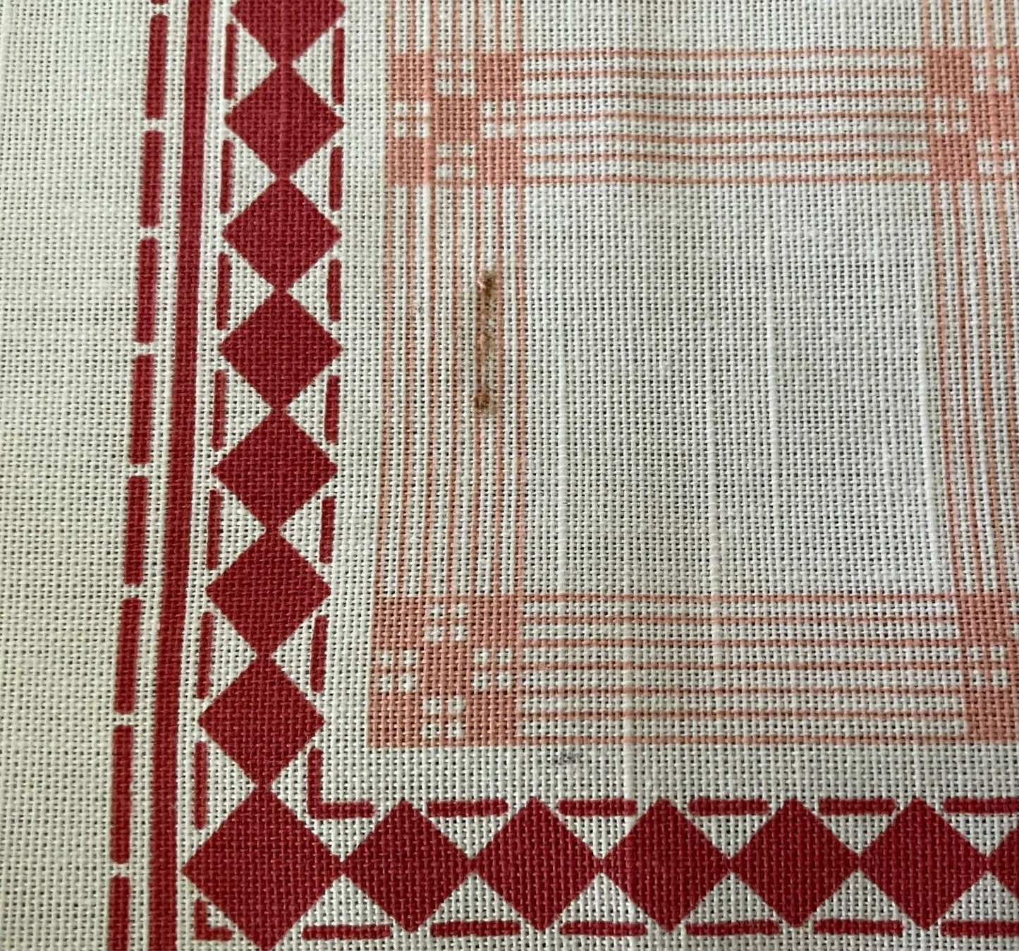 TABLE CLOTH Supper 1960s White Orange Rust Scalloped Border 77cm Square Small