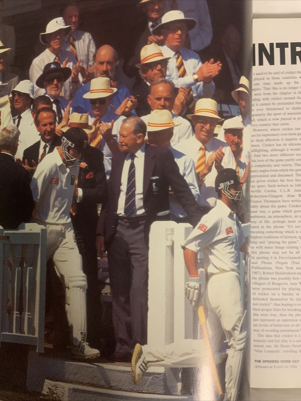 HC The Ultimate Encyclopedia of Cricket Peter Arnold Peter Wynne Thomas Book DJ