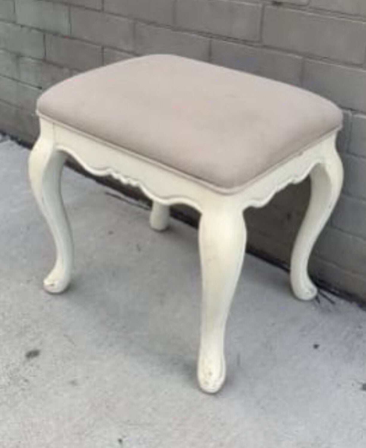 Vintage Dressing Table Stool Chair Spring Base Bedroom White Scroll Legs Rustic