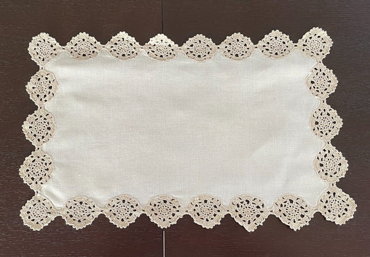 DOILY Off White Rectangle Runner W Crochet Doilies Cotton Fabric Retro Vtg NEW
