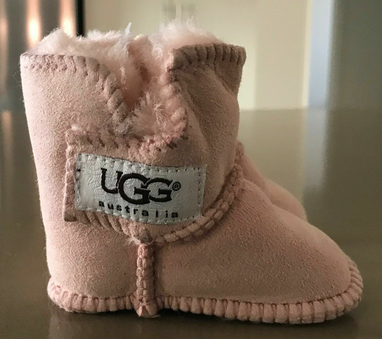 UGG AUSTRALIA “Ellie” Pink Sheepskin Soft Sole Booties Baby S 0 3 mth Boots NEW
