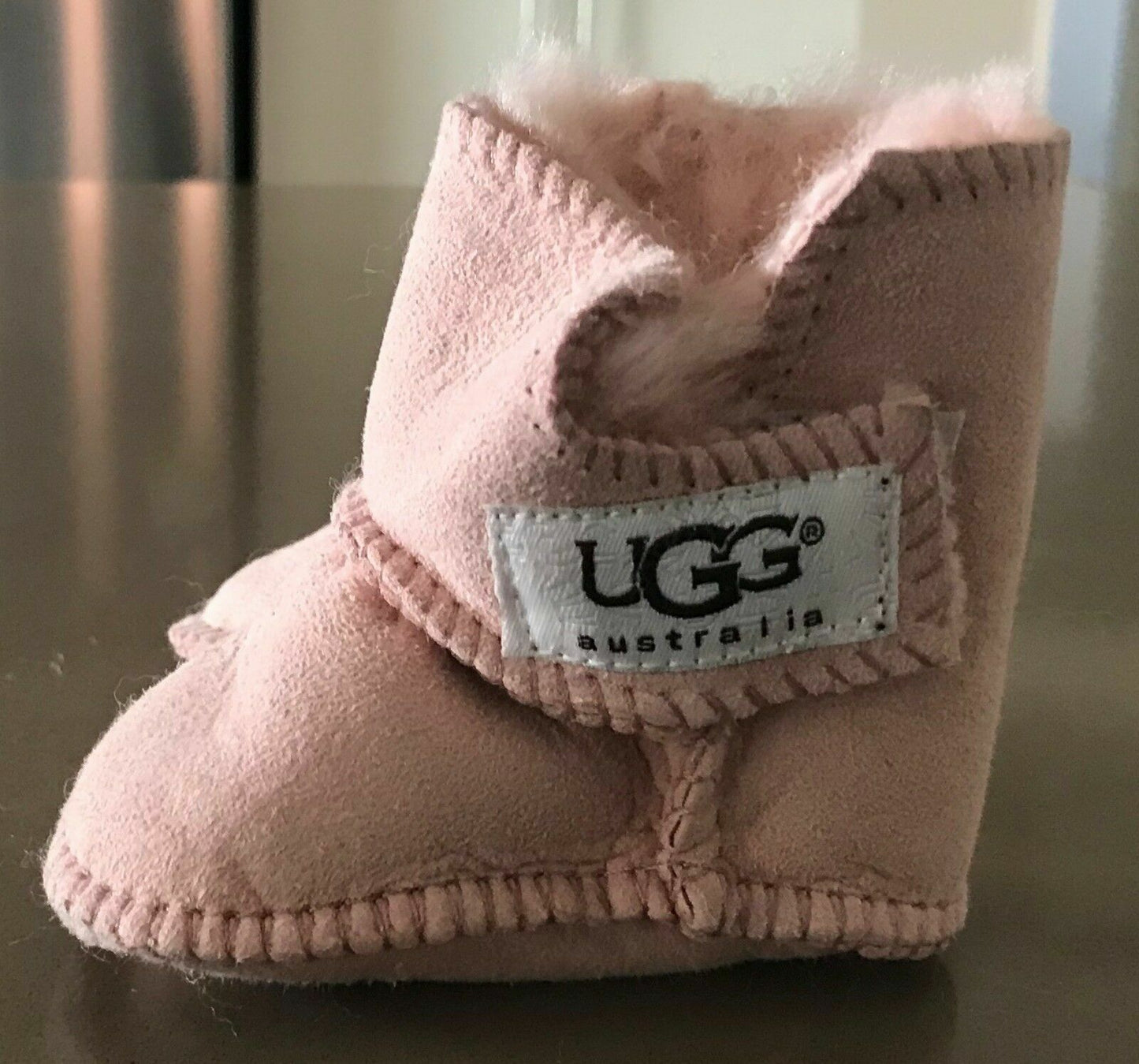 UGG AUSTRALIA “Ellie” Pink Sheepskin Soft Sole Booties Baby S 0 3 mth Boots NEW