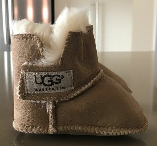 UGG AUSTRALIA “Ellie” Chestnut Sheepskin Soft Sole Booties Baby M 3 6 mths NEW