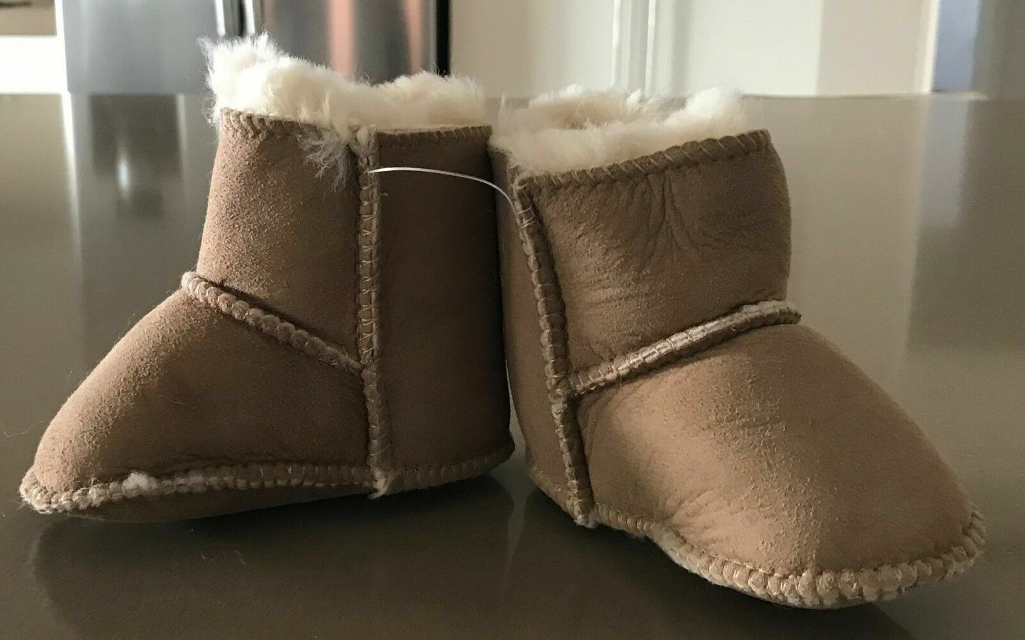 UGG AUSTRALIA “Ellie” Chestnut Sheepskin Soft Sole Booties Baby M 3 6 mths NEW