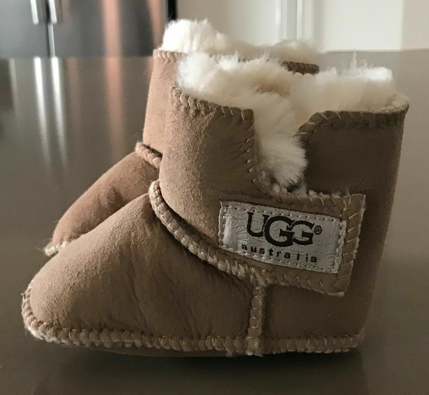 UGG AUSTRALIA “Ellie” Chestnut Sheepskin Soft Sole Booties Baby M 3 6 mths NEW