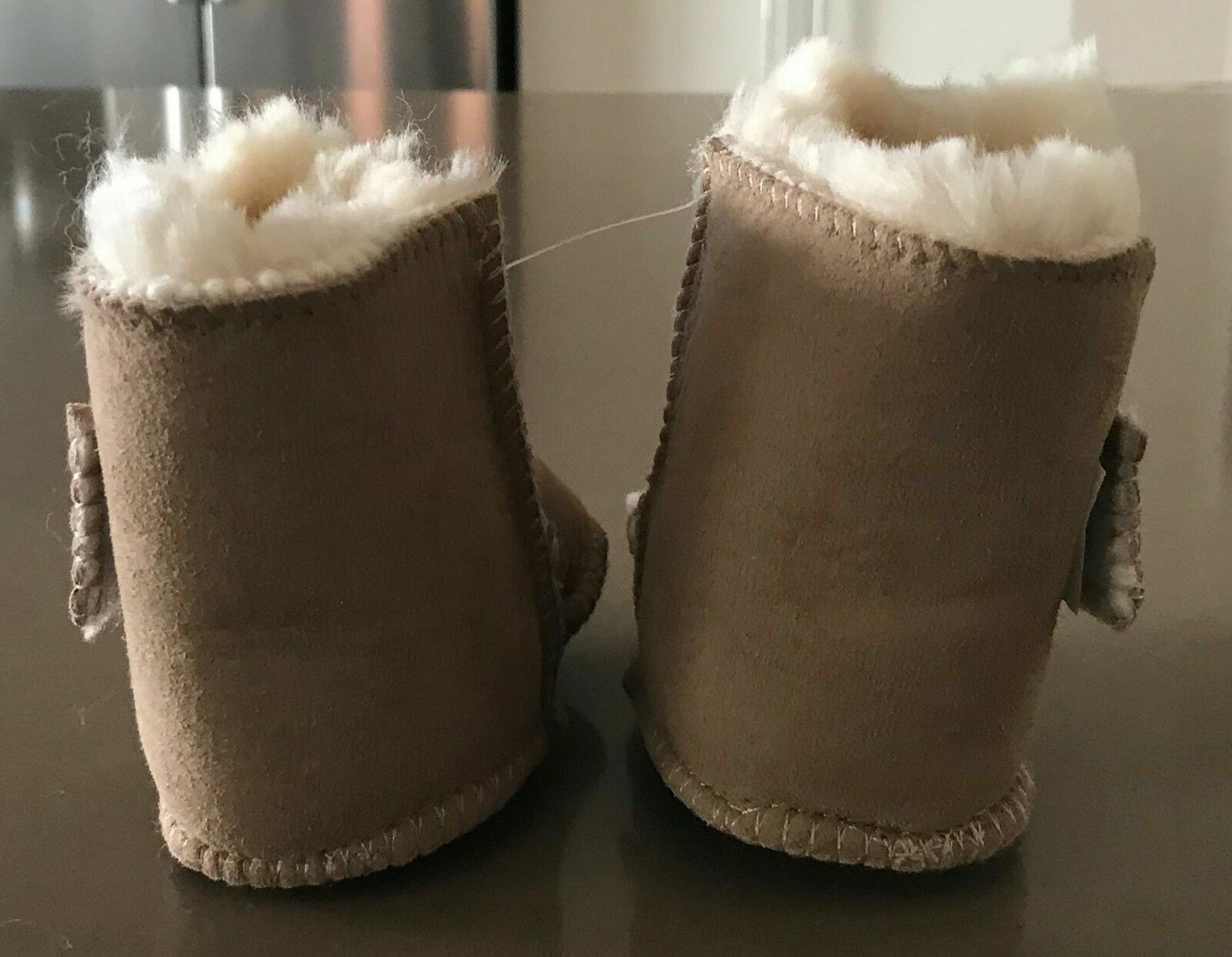 UGG AUSTRALIA “Ellie” Chestnut Sheepskin Soft Sole Booties Baby M 3 6 mths NEW
