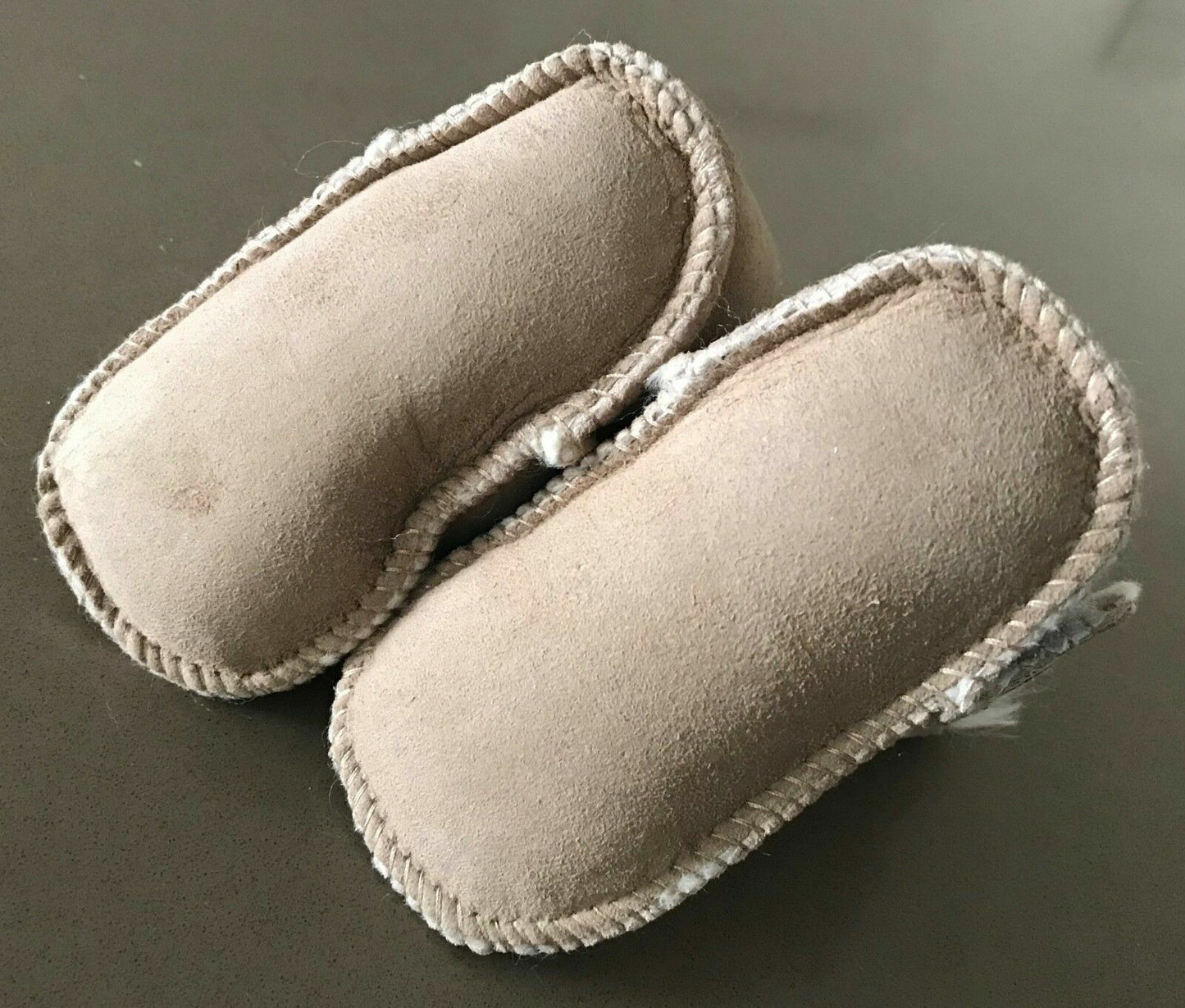 UGG AUSTRALIA “Ellie” Chestnut Sheepskin Soft Sole Booties Baby M 3 6 mths NEW