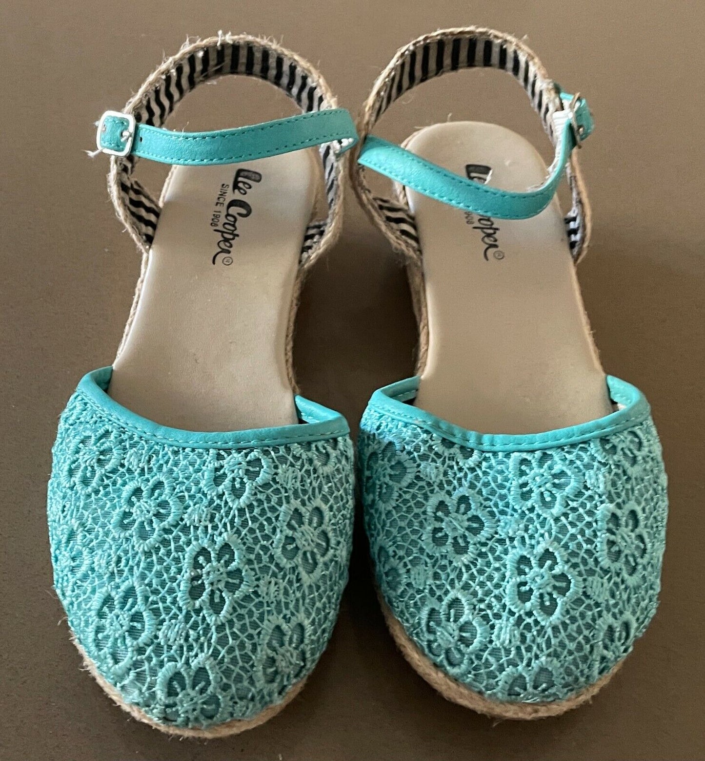 LEE COOPER Sandals Green Closed Toe Ankle Strap w Espadrille Wedge Girls Size 2