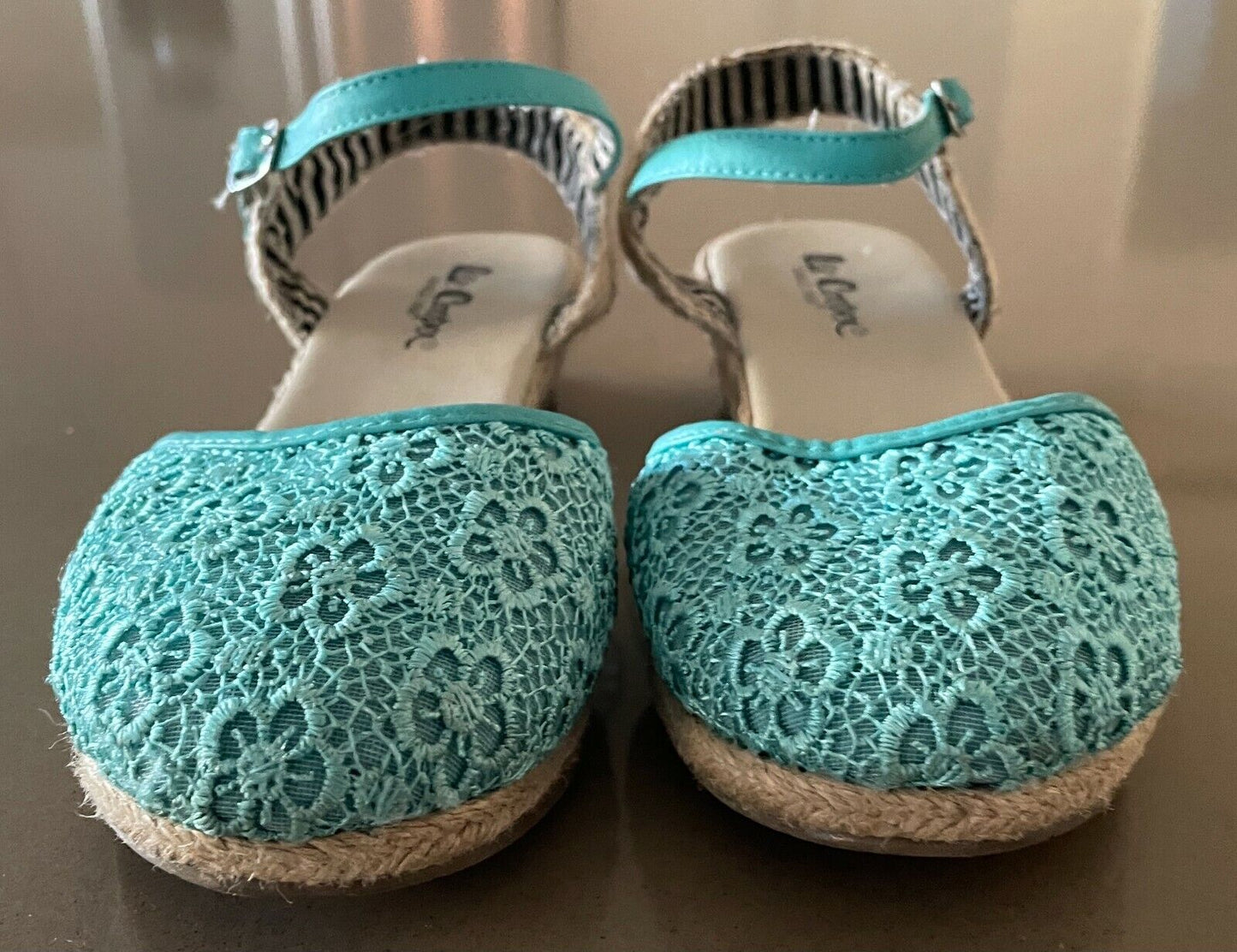 LEE COOPER Sandals Green Closed Toe Ankle Strap w Espadrille Wedge Girls Size 2