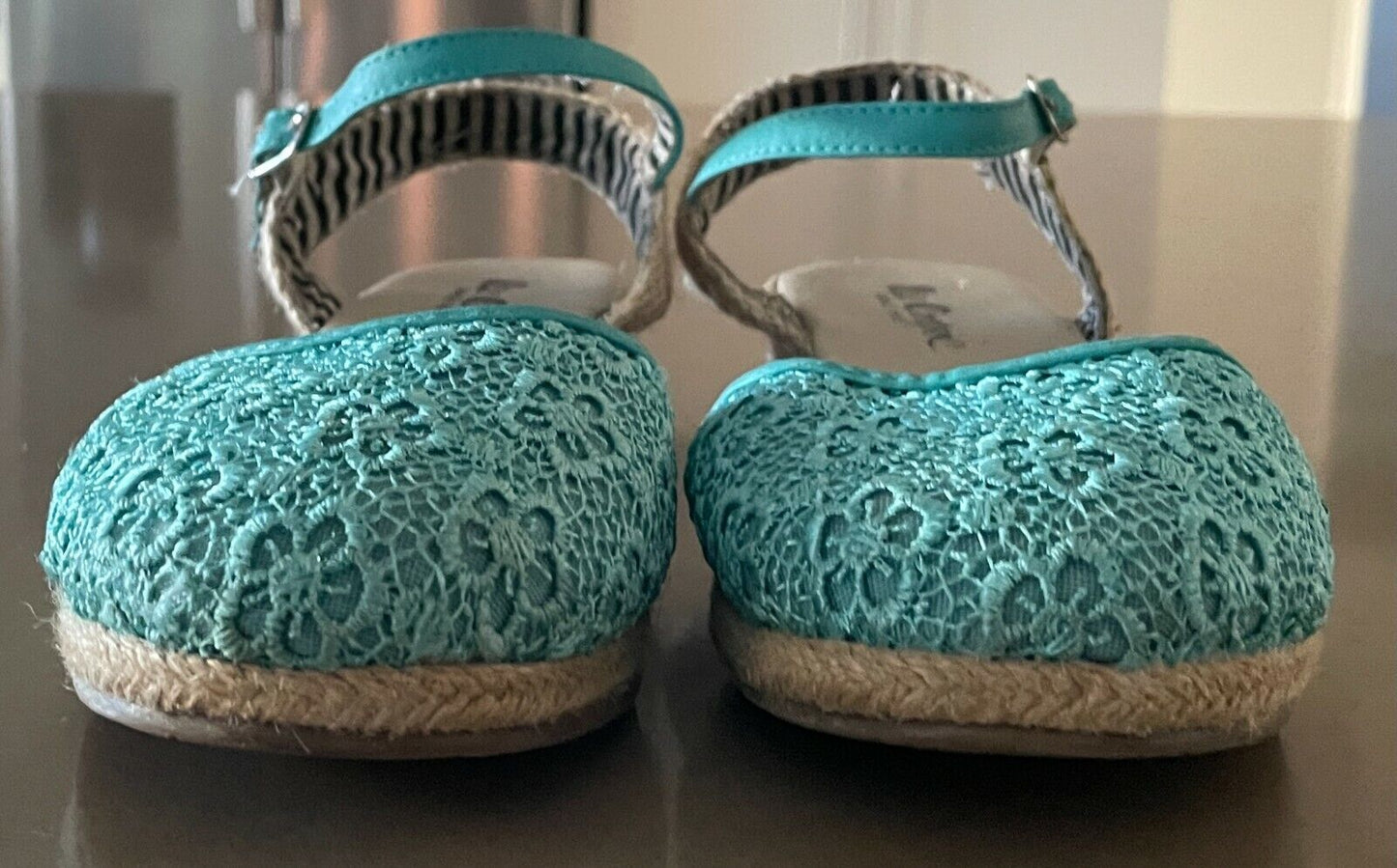 LEE COOPER Sandals Green Closed Toe Ankle Strap w Espadrille Wedge Girls Size 2