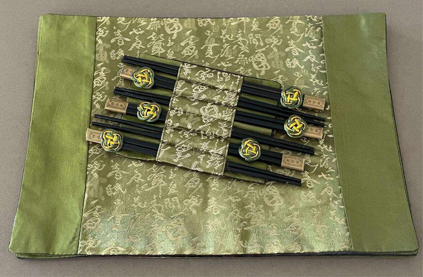 6 x PLACEMAT & CHOPSTICKS Set Chartreuse Green & Gold Jacquard NEW In Pack Table
