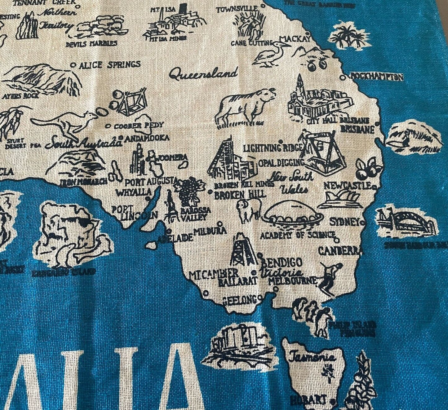 Vintage Tea Towel Sea Acres Port Macquarie  Australia Map Flora Fauna Souvenir