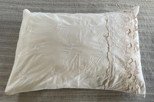 1 x Vintage White Beige Pillowcase Embroidered Cut Lace Detailing 50x67cm 1970s