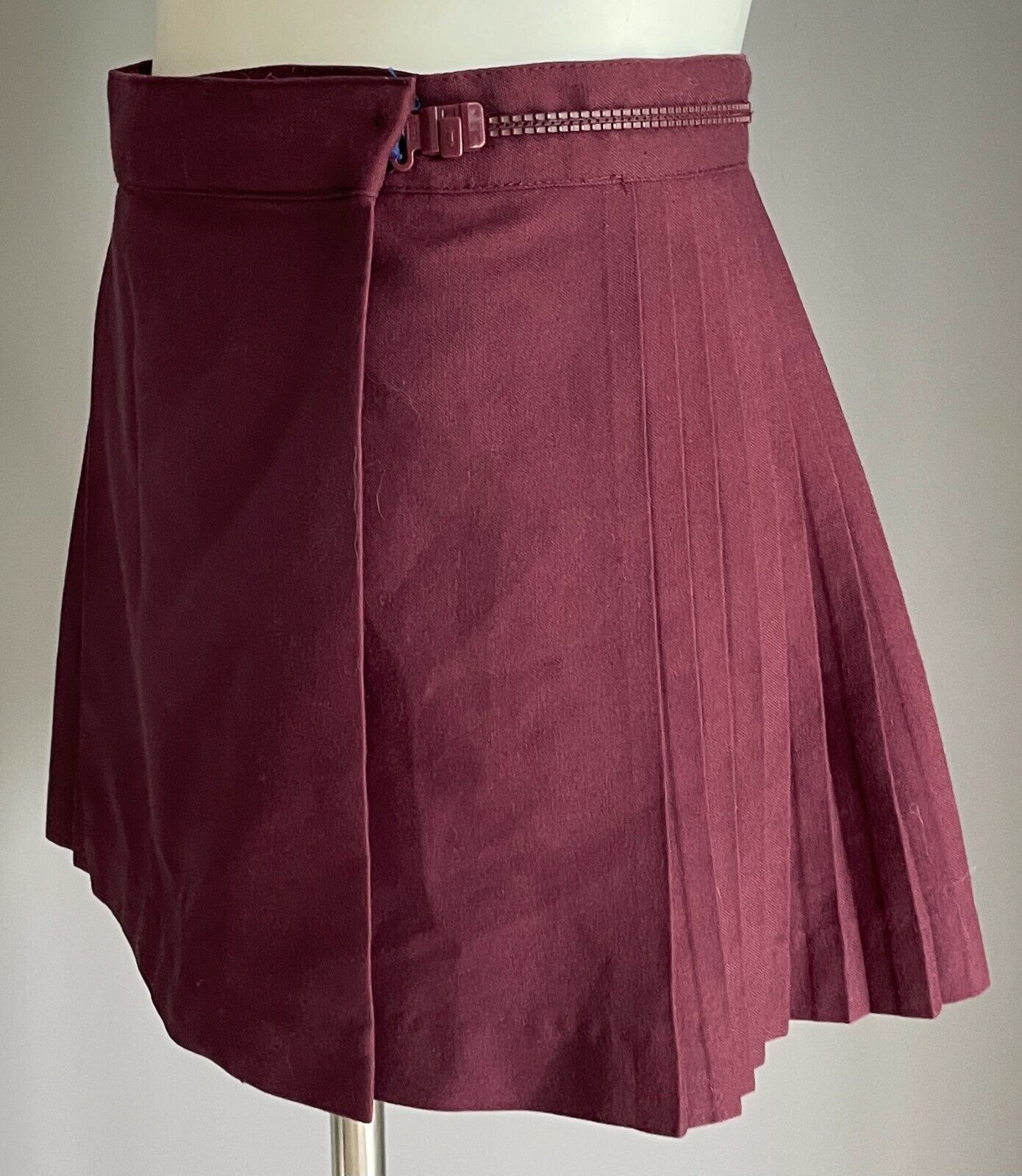 SCHOOL ZONE Netball Skirt Burgundy Maroon Girls Size 4 Sports Active Wear