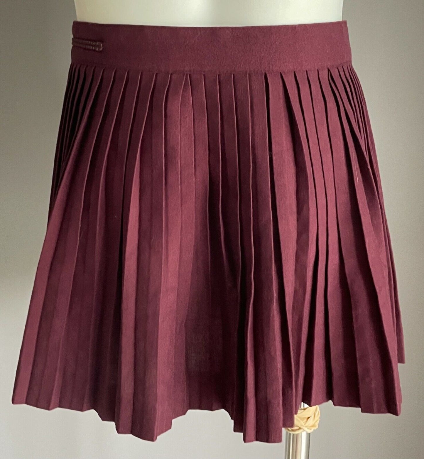 SCHOOL ZONE Netball Skirt Burgundy Maroon Girls Size 4 Sports Active Wear