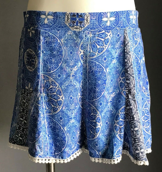 Tween Girl TARGET Full Flared Shorts Blue Black White Print Elastic Waist Sz 12
