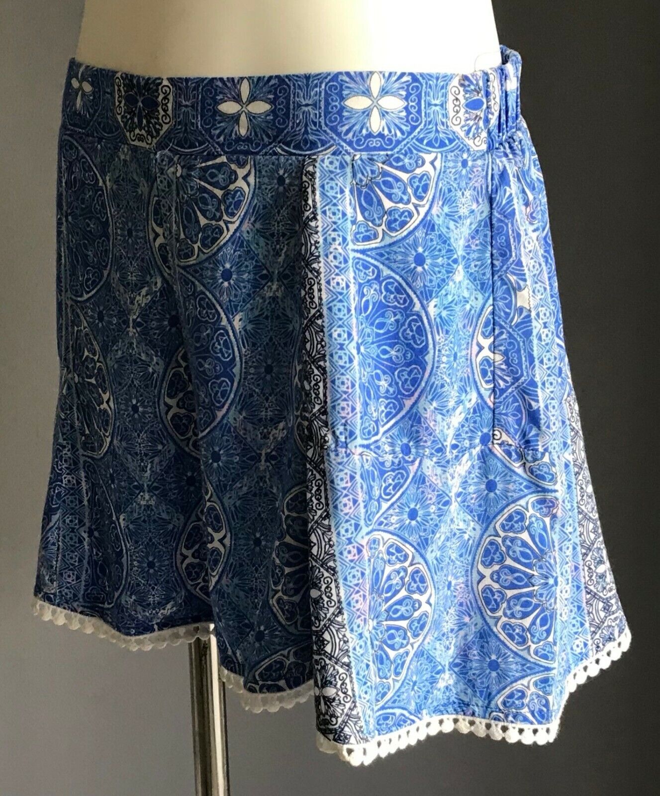 Tween Girl TARGET Full Flared Shorts Blue Black White Print Elastic Waist Sz 12