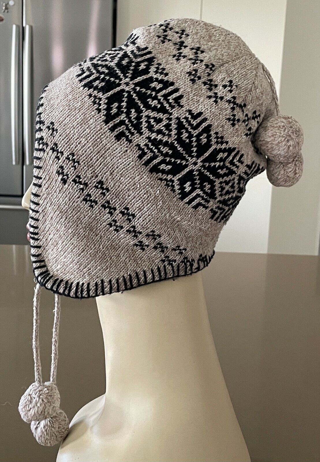 THINSULATE Hat Beanie Warm Brown & Marle Black Print Trim Ear Flaps Pom Poms Cap