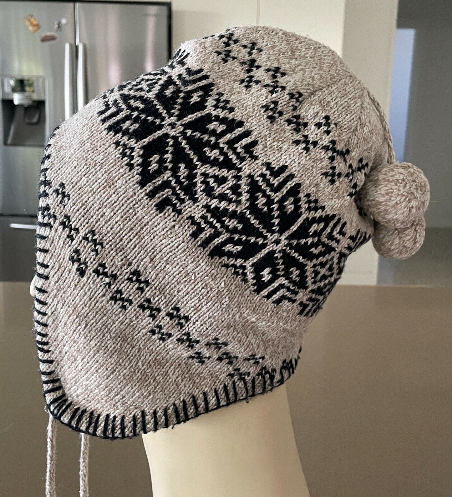 THINSULATE Hat Beanie Warm Brown & Marle Black Print Trim Ear Flaps Pom Poms Cap