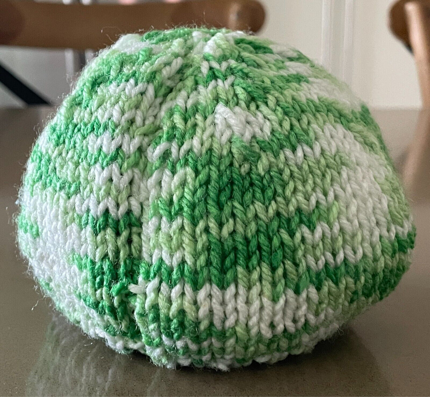 Cardigan + Beanie Green & White Chunky Knit Hand Made 0 - 6 months Unisex NEW