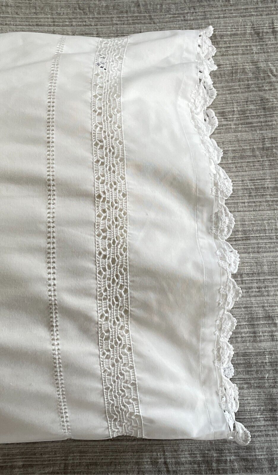 1x Vintage White Pillowcase Hand Crochet Detailing 48 x 73.5cm