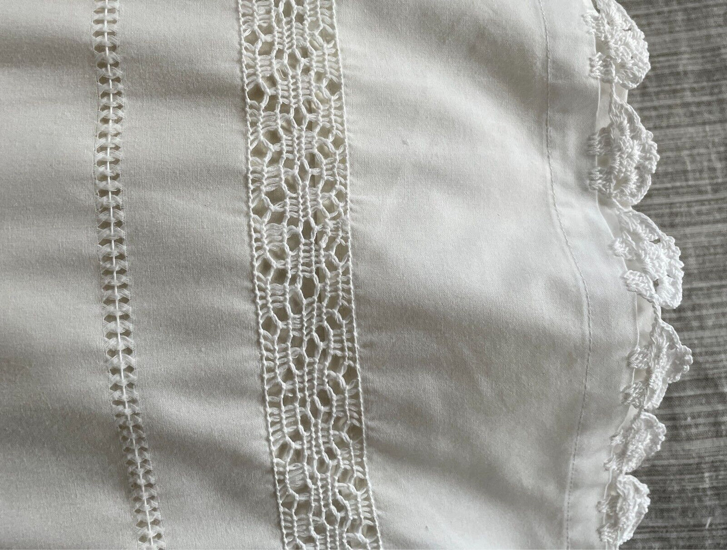 1x Vintage White Pillowcase Hand Crochet Detailing 48 x 73.5cm