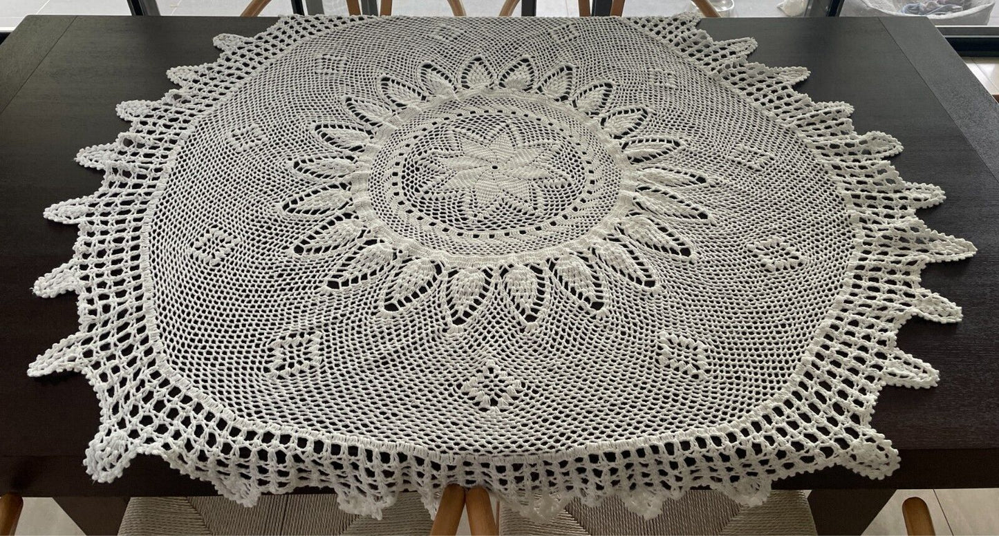 1970s White Cotton Crochet Stitch Round TABLE CLOTH/Wall Hanging 154cm Diametre