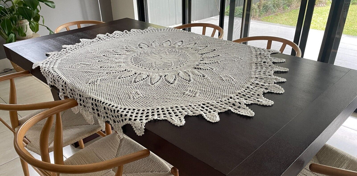 1970s White Cotton Crochet Stitch Round TABLE CLOTH/Wall Hanging 154cm Diametre