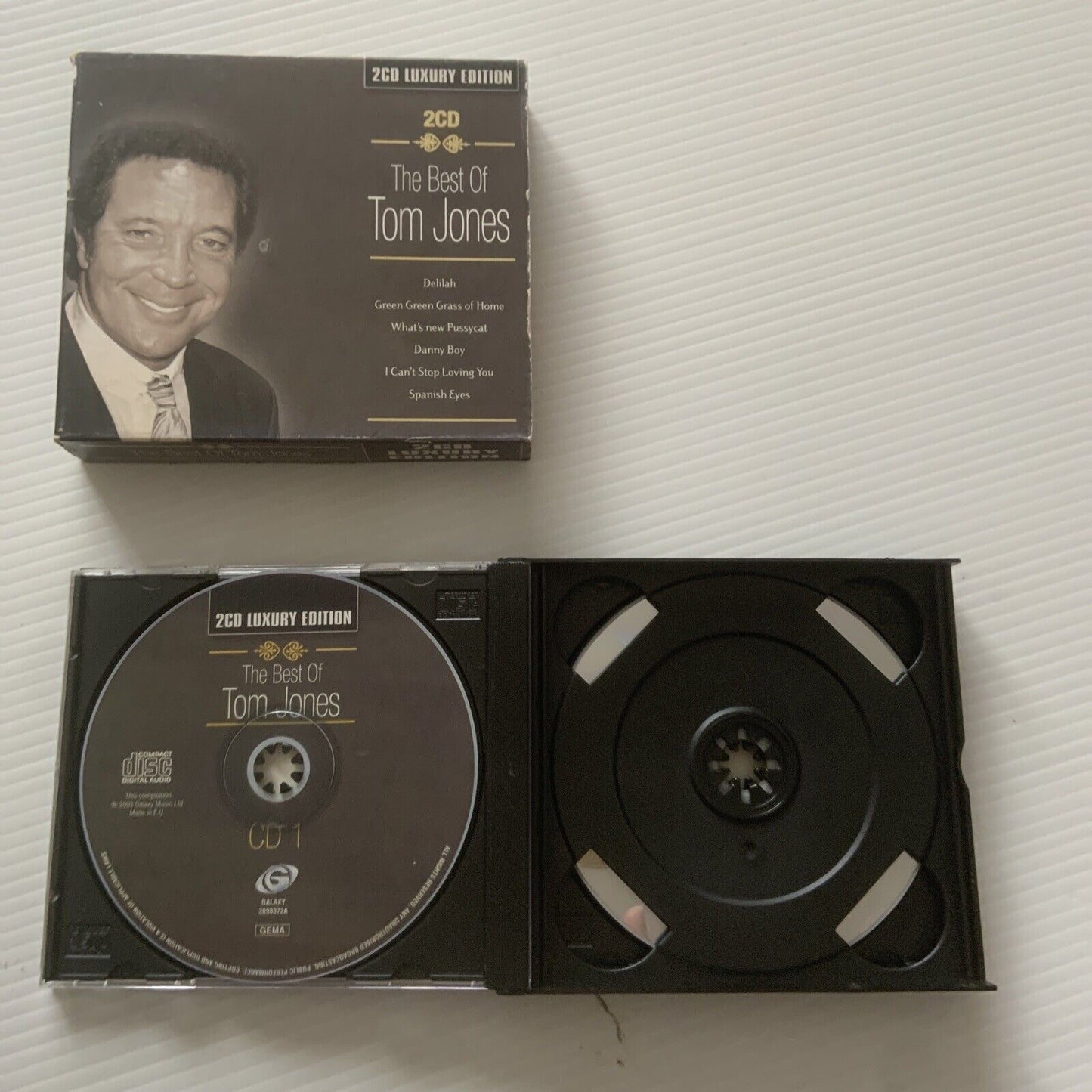 2 CD Set 32 HITS TOM JONES THE VERY BEST OF TOM JONES Album Deluxe w Slipcover