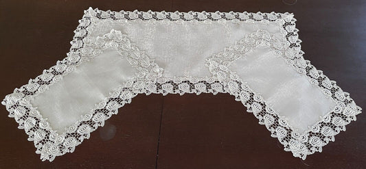 3 Piece Set Silver Grey Jacquard Fabric & Lace Trim Table Runner + 2 Doilies NEW